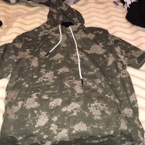 Short sleeve hooded camo T shirt